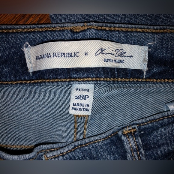 Banana Republic X Olivia Palermo Medium Wash Dark Rinse Crop Flare Leg Jeans - Picture 9 of 14